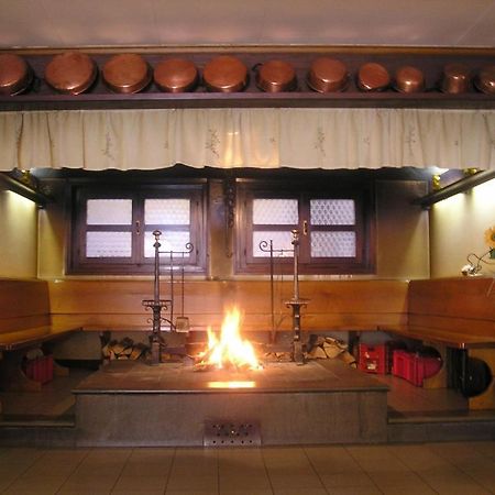 Albergo Leon Bianco Moggio Udinese Buitenkant foto