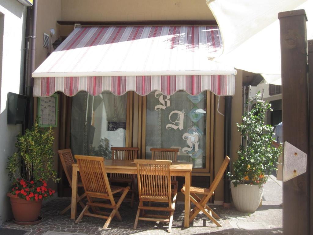 Albergo Leon Bianco Moggio Udinese Buitenkant foto