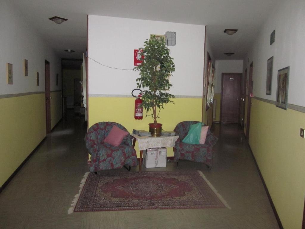 Albergo Leon Bianco Moggio Udinese Buitenkant foto
