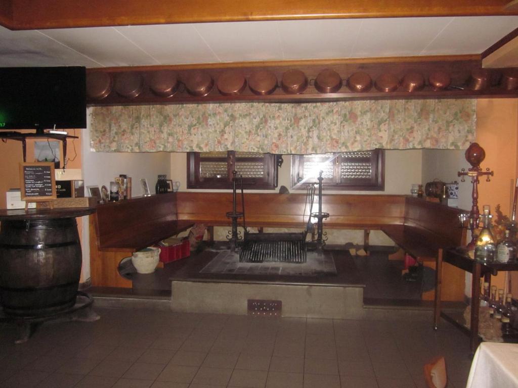Albergo Leon Bianco Moggio Udinese Buitenkant foto